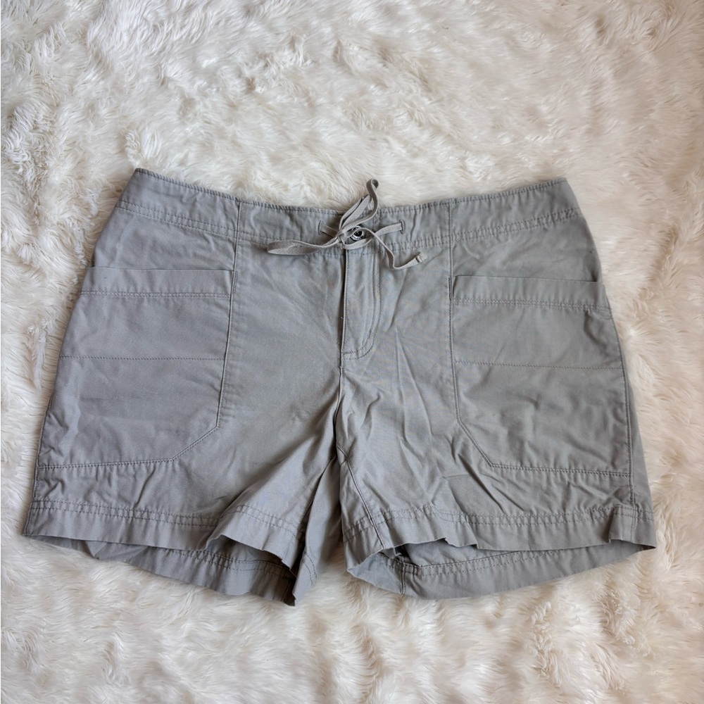 Patagonia Khaki Bermuda Drawstring Utility Shorts Womens 6 100% Organic Cotton